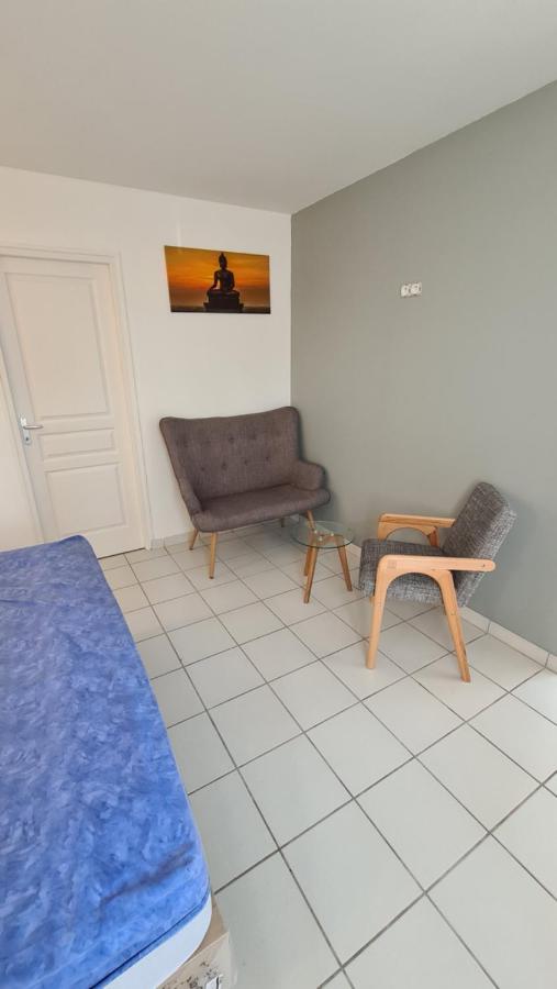 Gites De 2 A 11 Personnes Au Domaine D'Usson Echebrune Extérieur photo