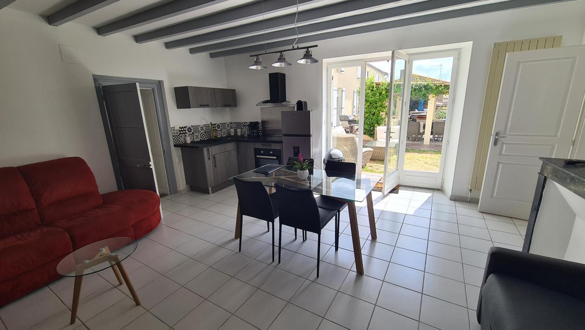 Gites De 2 A 11 Personnes Au Domaine D'Usson Echebrune Extérieur photo